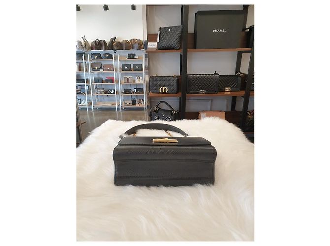 Louis Vuitton Twist MM Epi Finiture Dorate D'oro - vista 6