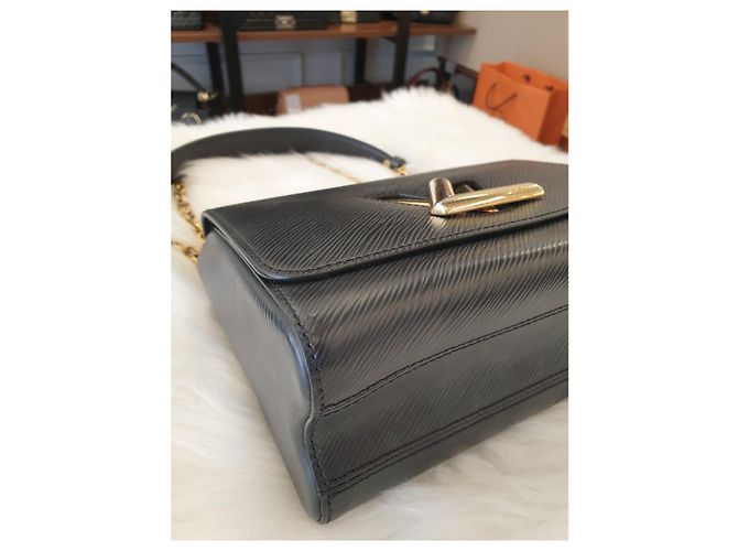 Louis Vuitton Twist MM Epi Finiture Dorate D'oro - vista 7