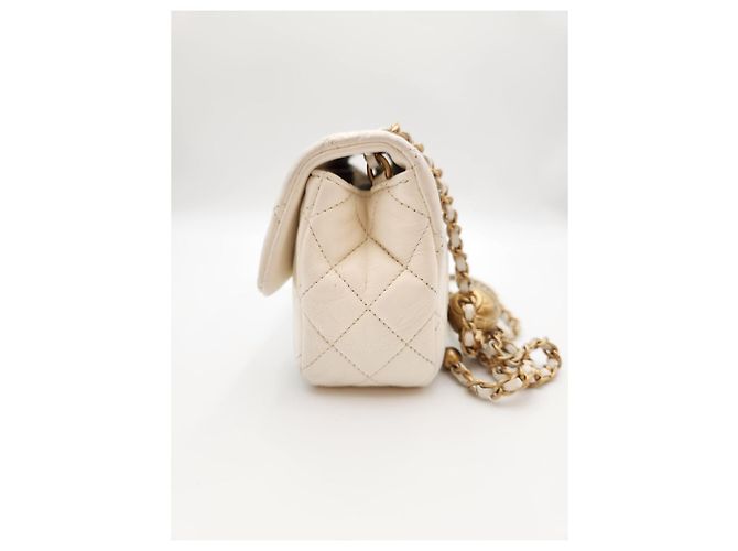 Chanel Borsa a soffietto Goldball Mini in agnello bianco - vista 10