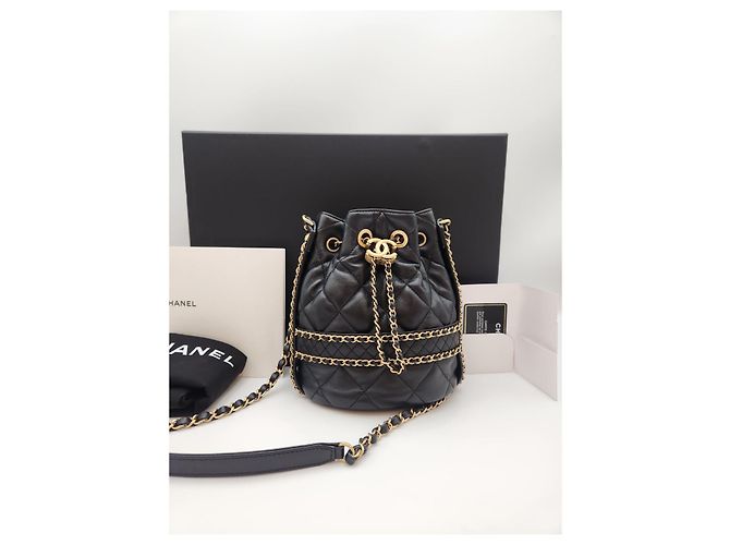 Chanel Borsa a secchiello con catena dorata e cordino nero - vista 5
