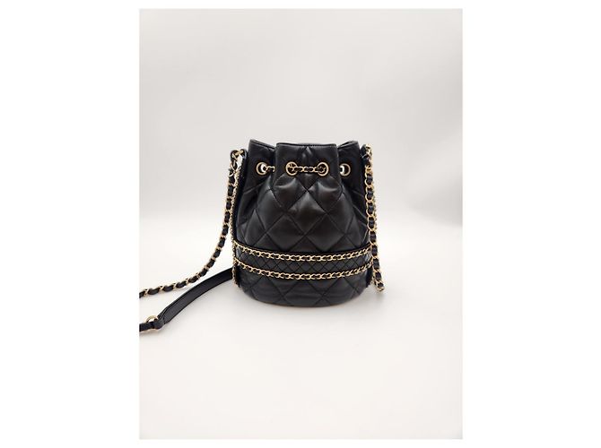 Chanel Borsa a secchiello con catena dorata e cordino nero - vista 7