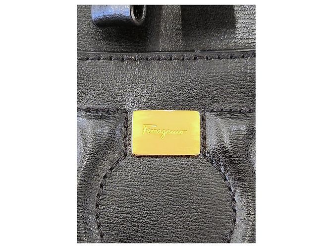 Salvatore Ferragamo Borsa a secchiello City Ferragamo Nera Nero - vista 14
