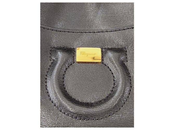 Salvatore Ferragamo Borsa a secchiello City Ferragamo Nera Nero - vista 18