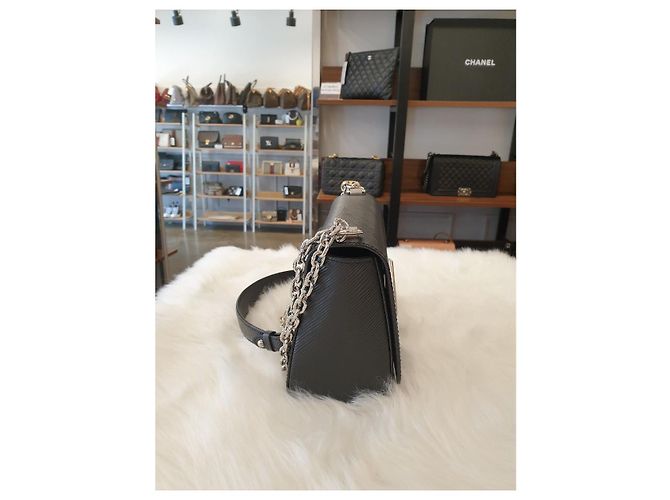 Louis Vuitton Twist MM Nero con Rifiniture Argentate - vista 6