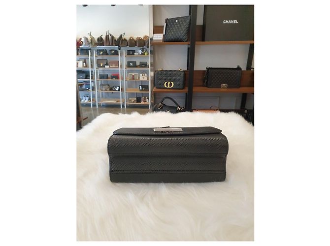 Louis Vuitton Twist MM Nero con Rifiniture Argentate - vista 8