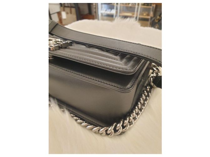 Chanel Borsa Boy Media in Pelle di Agnello Nera Nero - vista 11