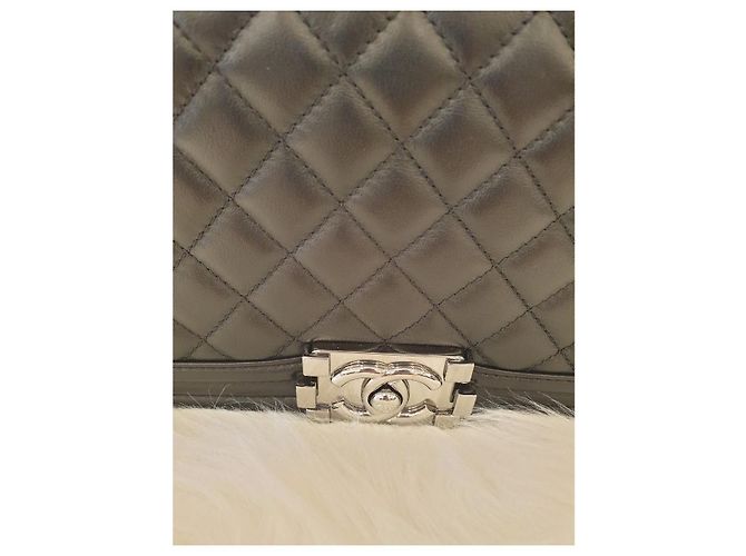 Chanel Borsa Boy Media in Pelle di Agnello Nera Nero - vista 12