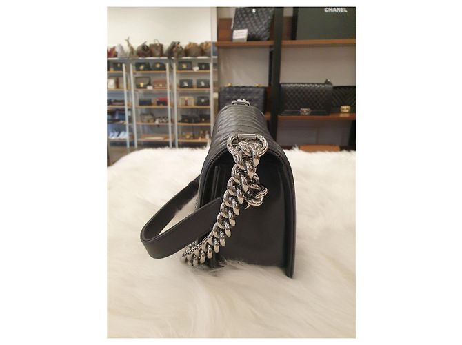 Chanel Borsa Boy Media in Pelle di Agnello Nera Nero - vista 5