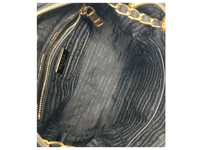 Prada Borsa a spalla nera trapuntata con catena Nero - vista 11