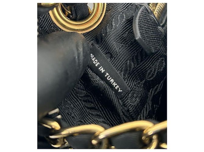 Prada Borsa a spalla nera trapuntata con catena Nero - vista 12