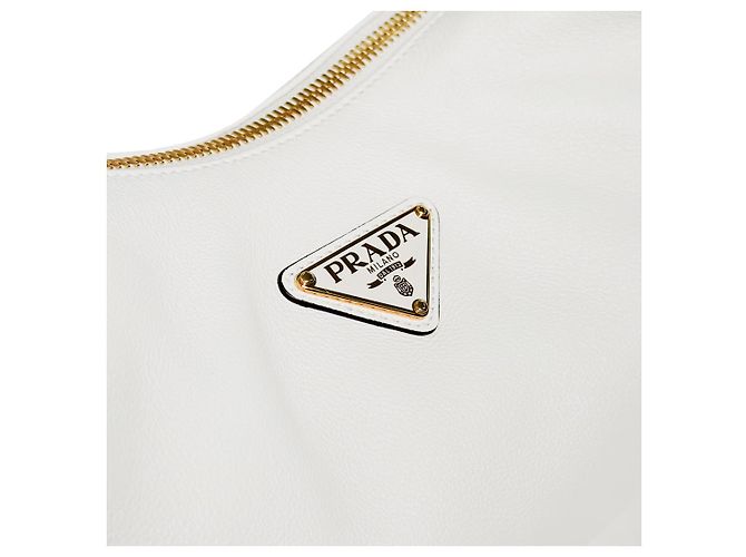 Prada Bolsa de ombro de couro branco com logo triangular Arke para mulheres - Grande - vista 7