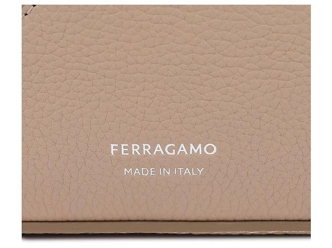 Salvatore Ferragamo Mini Schultertasche mit Ausschnittdetail Braun - Ansicht 9