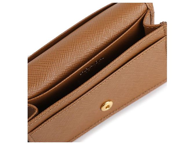 Prada Tarjetero de cuero Saffiano con logo en triángulo Castaño - vista 8
