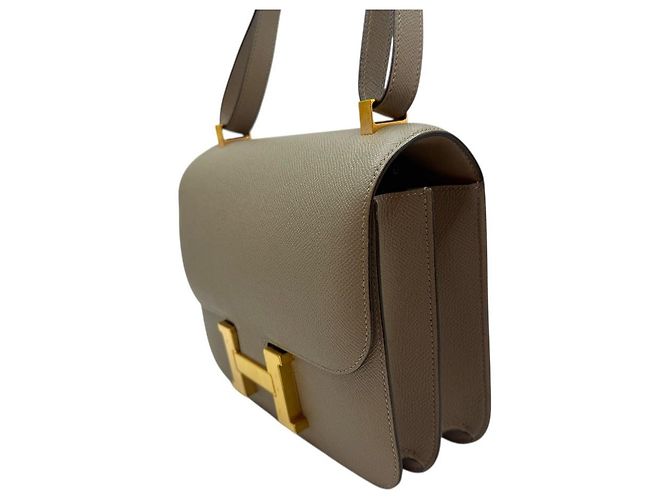 Hermès Borsa a flap Constance Epsom in oro Marrone - vista 3
