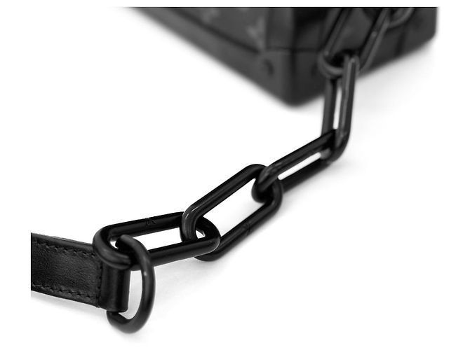 Louis Vuitton Borsa a tracolla Eclipse Monogram Soft Trunk Nera Nero - vista 13