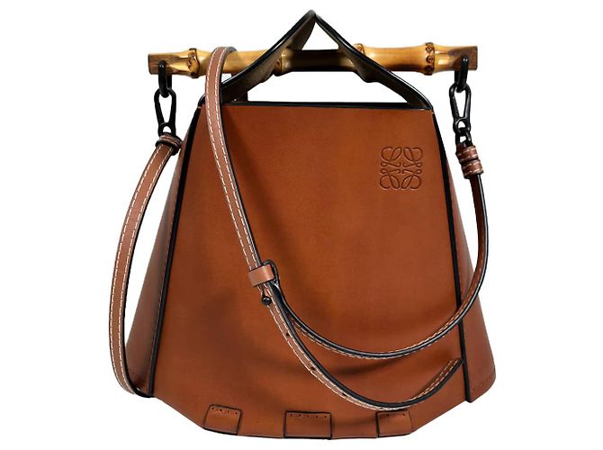 Loewe Bolsa bucket de couro de bambu com alça de mão e crossbody - Tan - vista 2