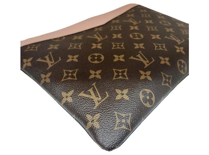 Louis Vuitton Monogramm-Canvas-Täschchen in Rosé-Puder für Frauen - Ansicht 5