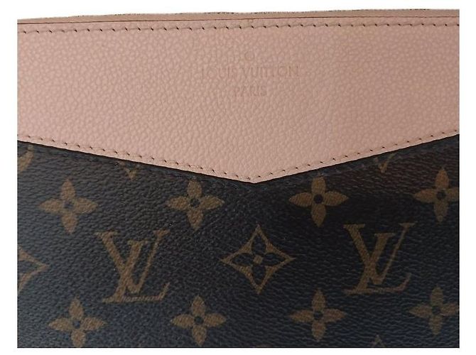 Louis Vuitton Monogramm-Canvas-Täschchen in Rosé-Puder für Frauen - Ansicht 7