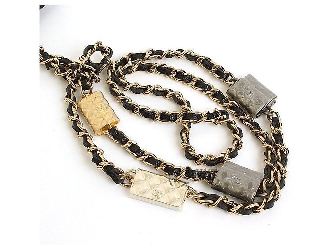 Chanel Schwarze Kaviar-Kartenhalterkette mit Goldcharms-Serie - Ansicht 4