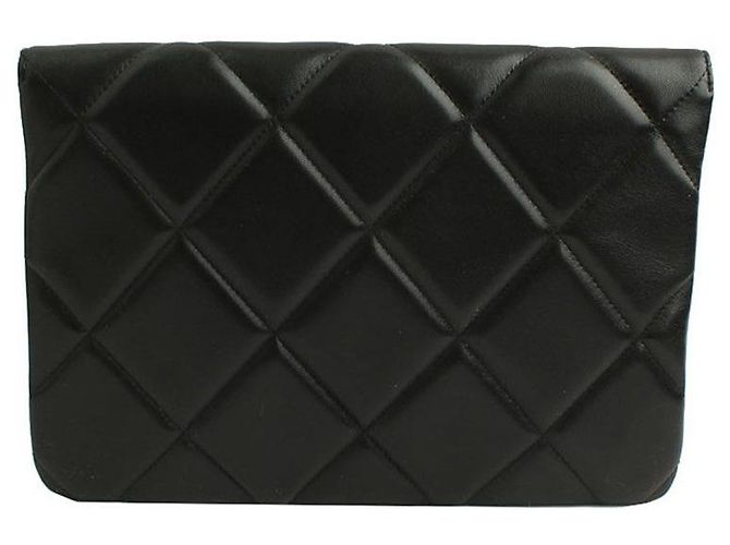 Chanel Schwarze Lammleder gepolsterte Clutch-Tasche mit silberner Hardware - Ansicht 3