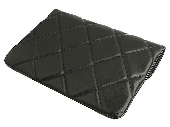 Chanel Schwarze Lammleder gepolsterte Clutch-Tasche mit silberner Hardware - Ansicht 4