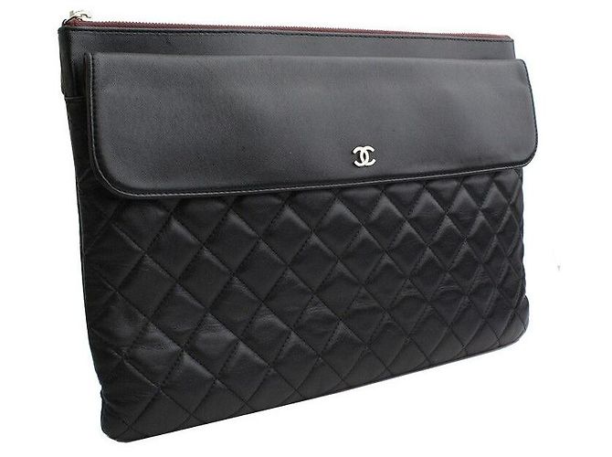 Chanel Clutch de cordero negro con solapa plateada - vista 2