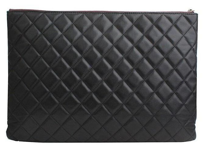 Chanel Clutch de cordero negro con solapa plateada - vista 3