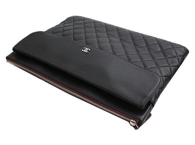 Chanel Clutch de cordero negro con solapa plateada - vista 4