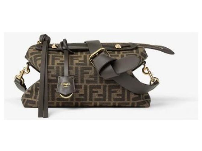 Fendi Bolsa Soft Medium Marrom - vista 5