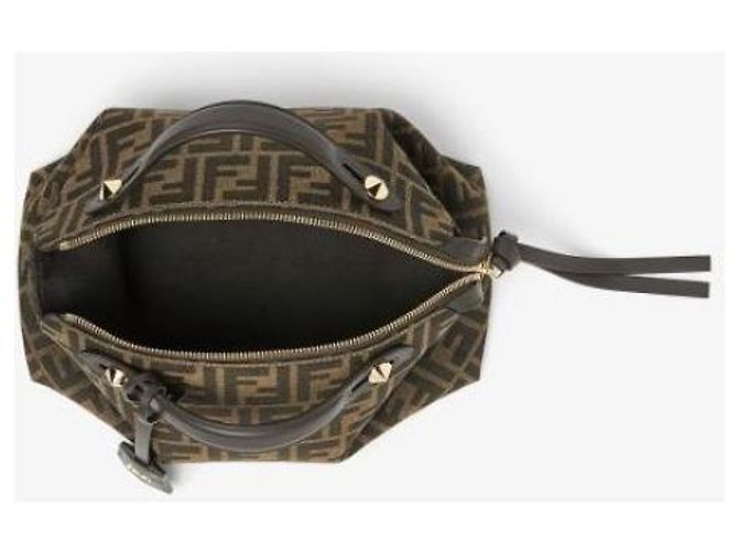 Fendi Bolsa Soft Medium Marrom - vista 8