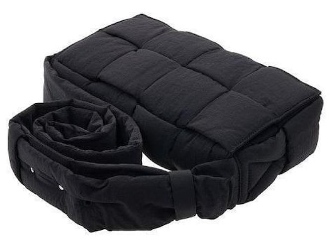 Bottega Veneta Borsa a tracolla Cassette Padding Tech Nera Nero - vista 10