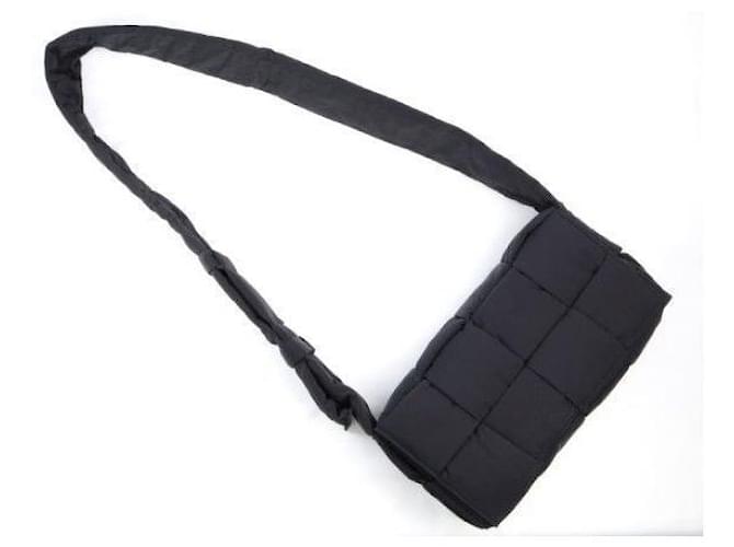 Bottega Veneta Borsa a tracolla Cassette Padding Tech Nera Nero - vista 3