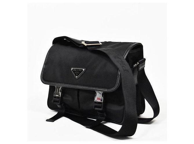 Prada Borsa a Spalla Messenger in Re-Nylon Nero - vista 10
