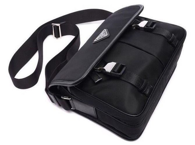 Prada Borsa a Spalla Messenger in Re-Nylon Nero - vista 4