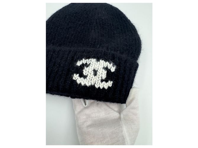 Chanel Schwarze Cashmere-Mütze mit CC-Logo Unisex - Ansicht 3
