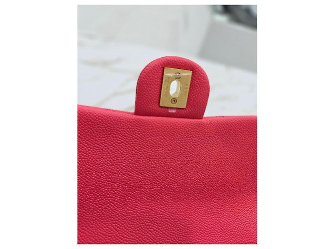 Chanel Nuova Mini Borsa a Tracolla Caviar Cuore con Catena Rosa - vista 20