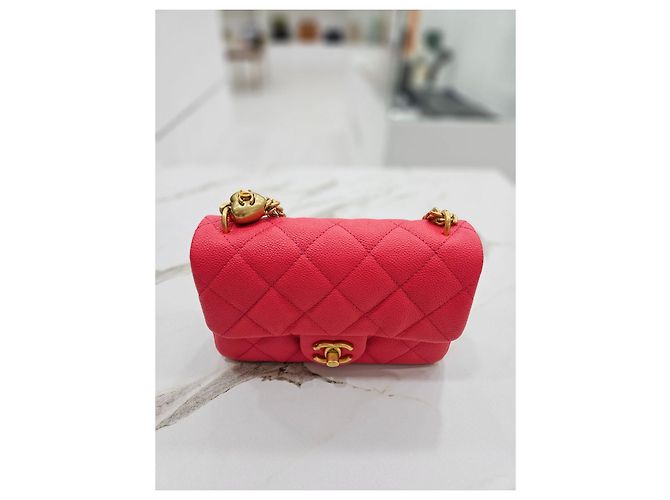 Chanel Nuova Mini Borsa a Tracolla Caviar Cuore con Catena Rosa - vista 6