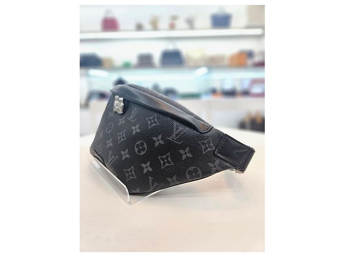 Louis Vuitton Riñonera Discovery PM Bandolera Grado de Exhibición Año Negro - vista 10