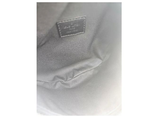 Louis Vuitton Riñonera Discovery PM Bandolera Grado de Exhibición Año Negro - vista 13