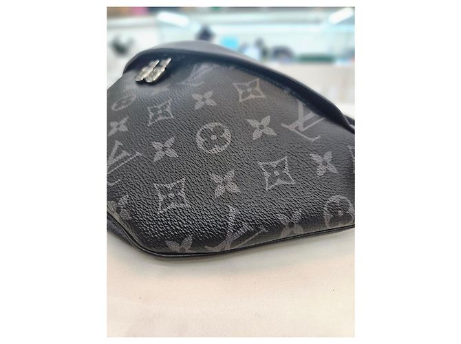 Louis Vuitton Riñonera Discovery PM Bandolera Grado de Exhibición Año Negro - vista 15