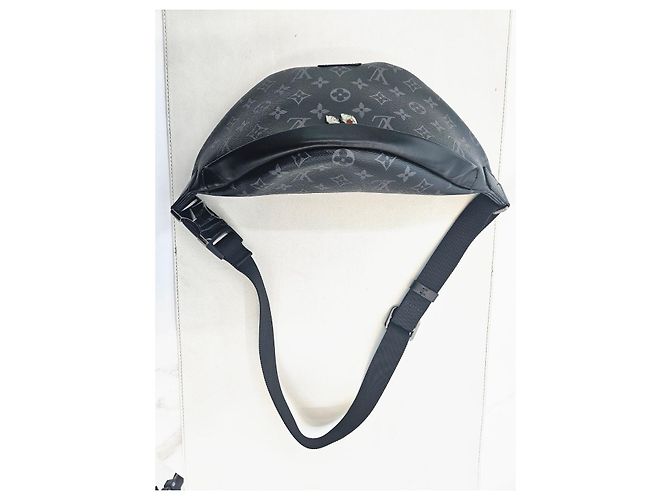Louis Vuitton Riñonera Discovery PM Bandolera Grado de Exhibición Año Negro - vista 2