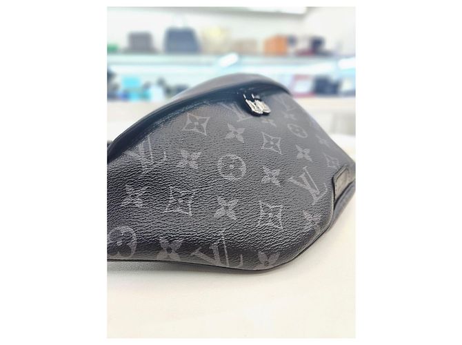 Louis Vuitton Riñonera Discovery PM Bandolera Grado de Exhibición Año Negro - vista 3