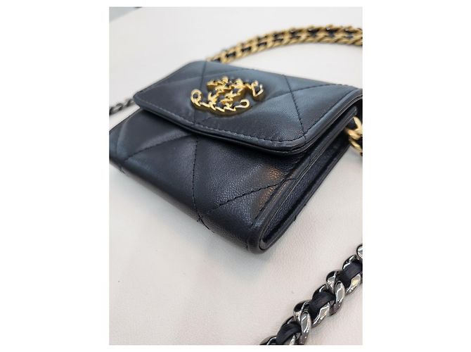 Chanel 19 Chanel Borsa a tracolla WOC mini catena in pelle di agnello - Serie Nero - vista 11