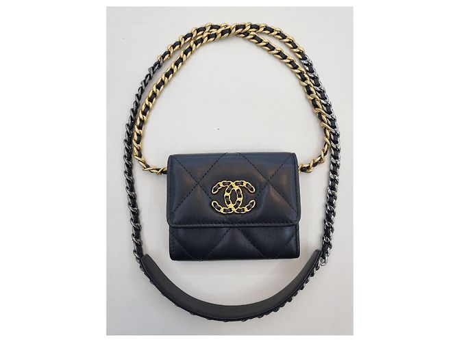 Chanel 19 Chanel Borsa a tracolla WOC mini catena in pelle di agnello - Serie Nero - vista 13