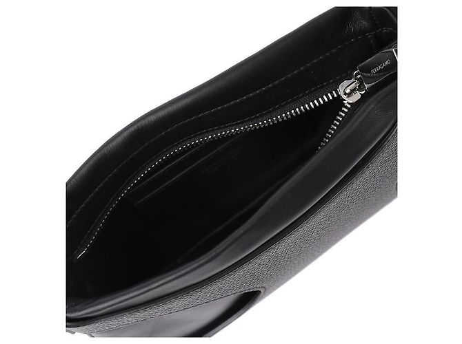 Salvatore Ferragamo Mini Schultertasche mit Ausschnittdetail Schwarz - Ansicht 7