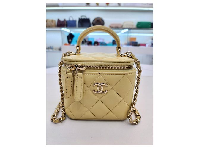Chanel Borsa a tracolla mini in pelle di agnello con catena Vanity Giallo - vista 8