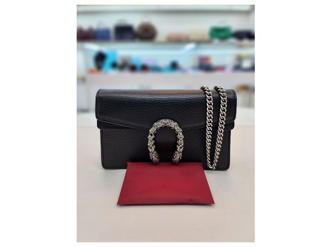 Salvatore Ferragamo Borsa a tracolla super mini Dionysus in pelle nera con cristalli Nero - vista 10