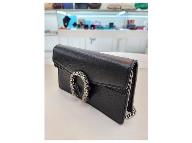 Salvatore Ferragamo Borsa a tracolla super mini Dionysus in pelle nera con cristalli Nero - vista 4