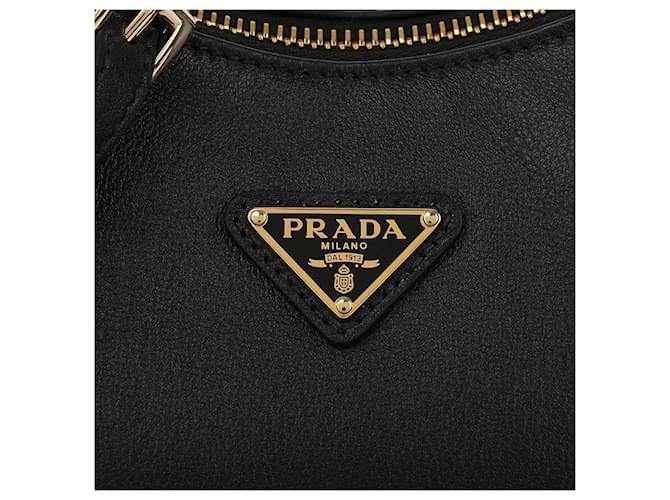 Prada Bolsa hobo de couro com logo triangular Preto - vista 9