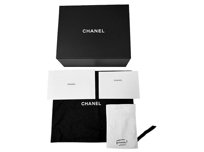 Chanel Borsa a soffietto da donna in pelle di agnello, borsa media, oro e nero - vista 14